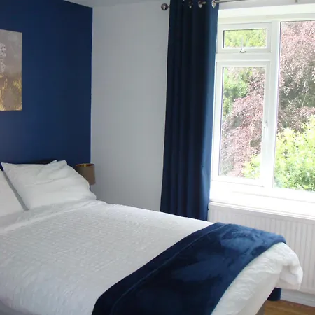 Hotel Salmon Leap 3*