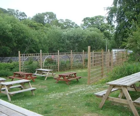 Salmon Leap Hotel 3*