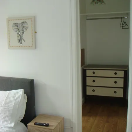 Salmon Leap Hotel 3*