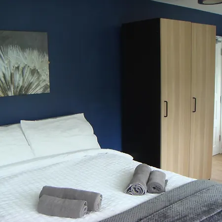 Salmon Leap Hotel 3*