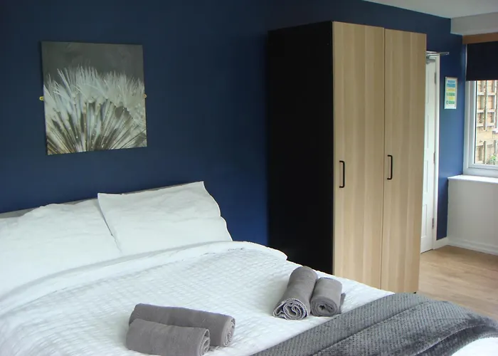 Salmon Leap Hotel 3*