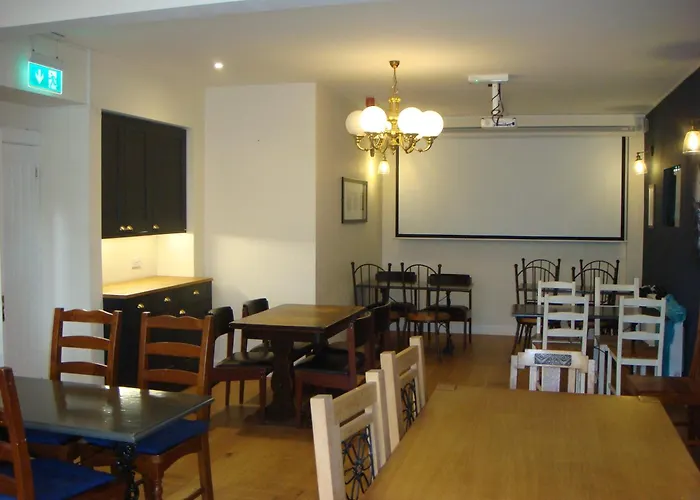 Hotel Salmon Leap Sleights